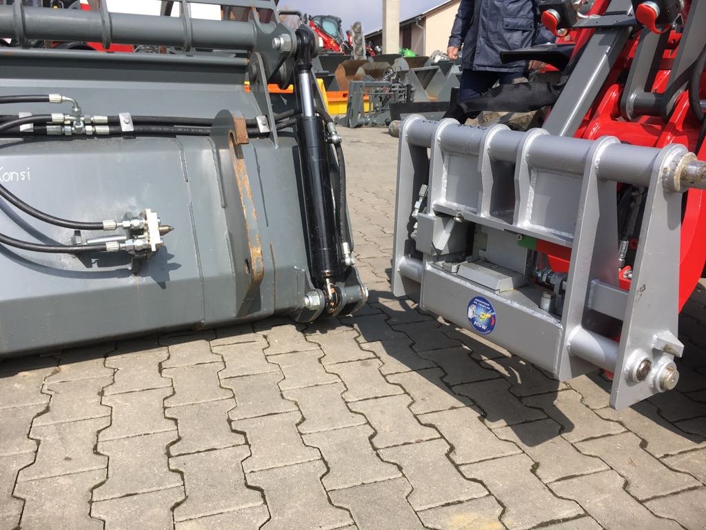 Hoflader of the type Sonstige Highspeed Oil Coupler, Neumaschine in Seekirchen (Picture 13)