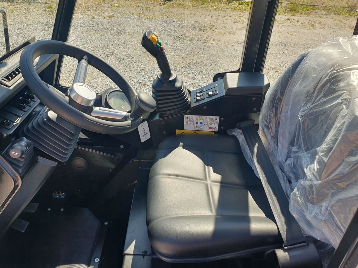 Hoflader of the type Sonstige Neomach NOVA X30 Kabine Radlader Knicklader, Neumaschine in Aigen-Schlägl (Picture 9)