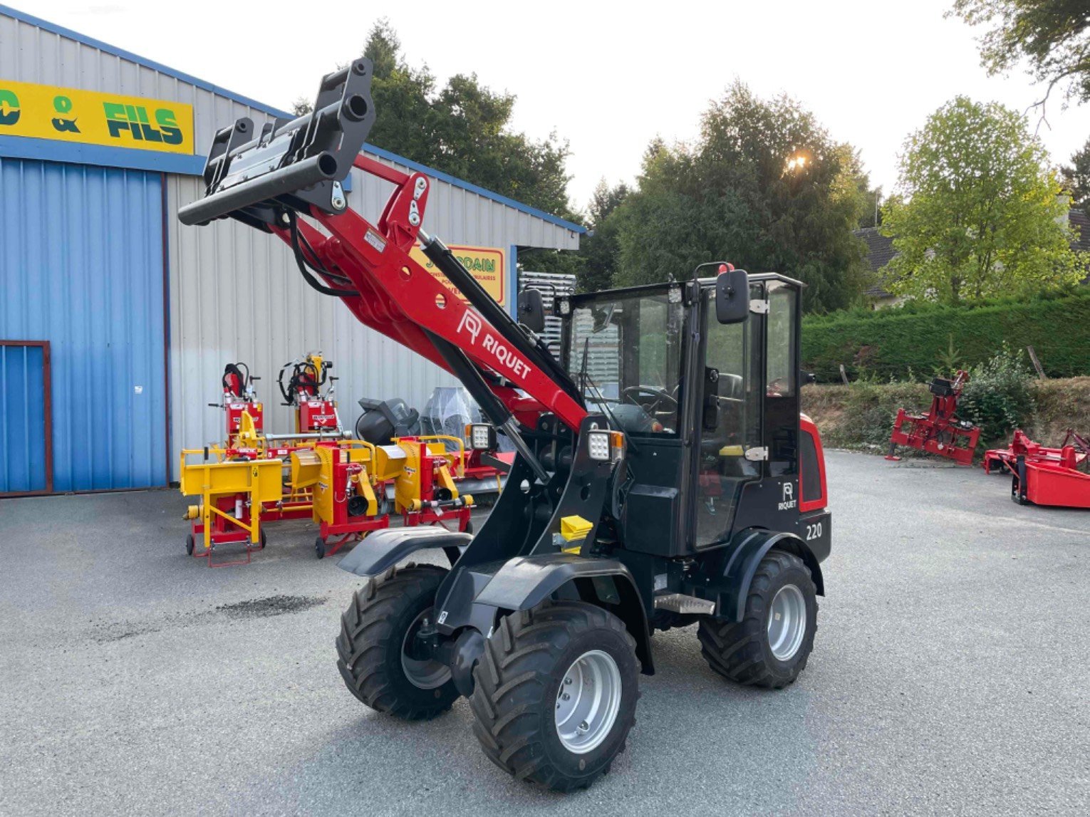 Hoflader of the type Sonstige Valet de ferme HR220C Riquet, Gebrauchtmaschine in LA SOUTERRAINE (Picture 1)