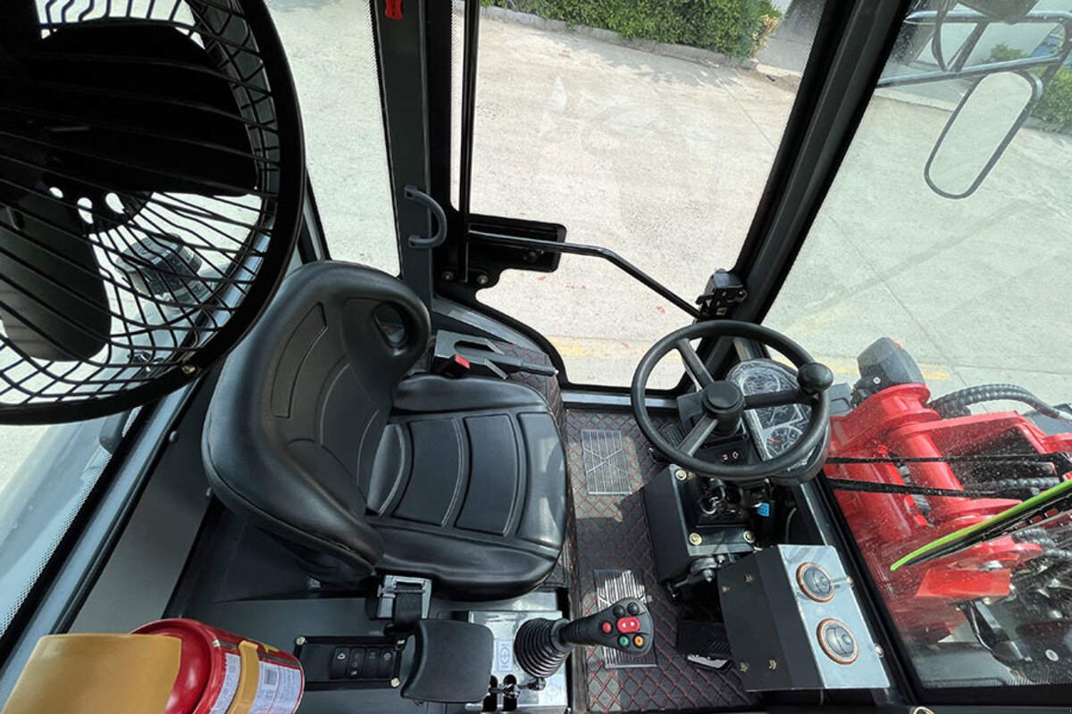 Hoflader of the type Stark K1090T, Neumaschine in Arbing (Picture 7)