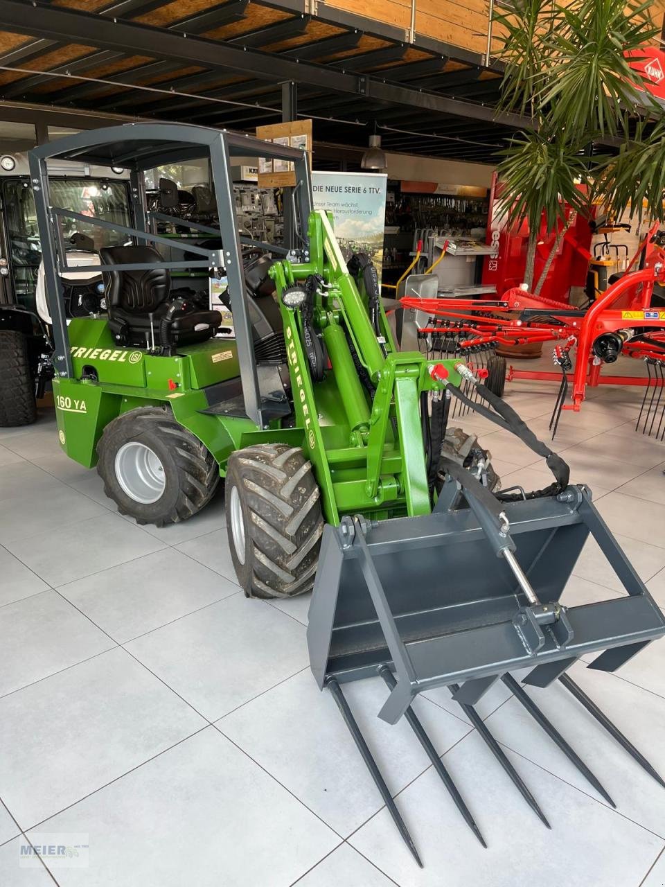 Hoflader of the type Striegel 160 YA, Neumaschine in Delbrück (Picture 1)