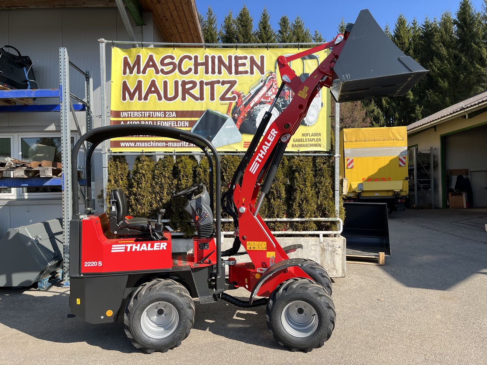 Hoflader of the type Thaler 2220/S, Neumaschine in Bad Leonfelden (Picture 4)