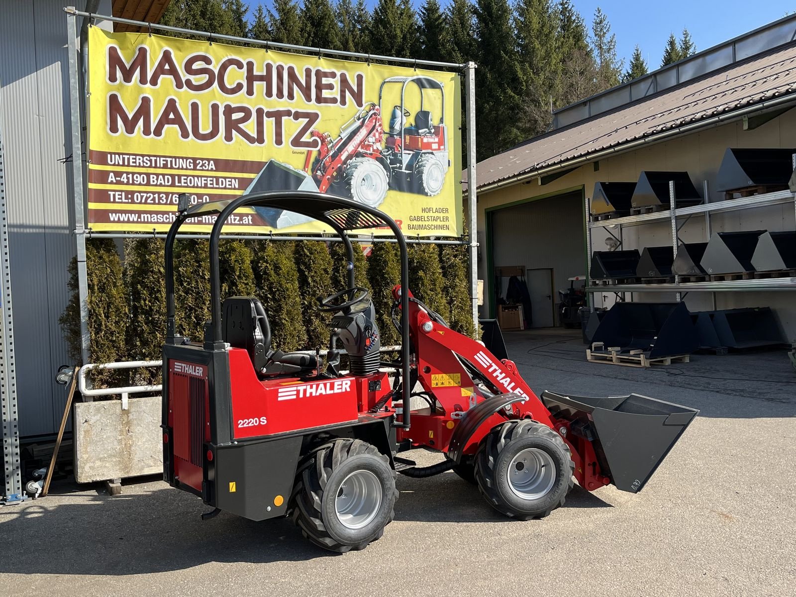 Hoflader of the type Thaler 2220/S, Neumaschine in Bad Leonfelden (Picture 2)