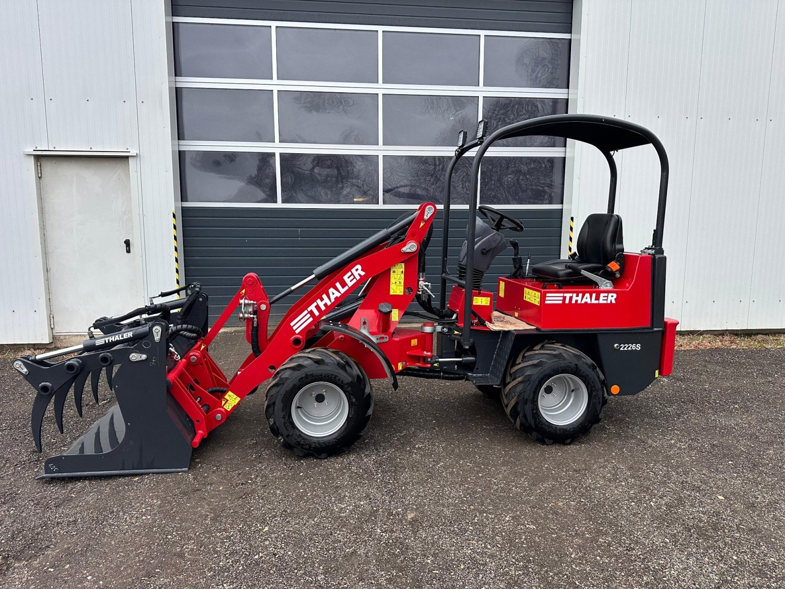 Hoflader типа Thaler 2226 S, Neumaschine в Klempau (Фотография 3)