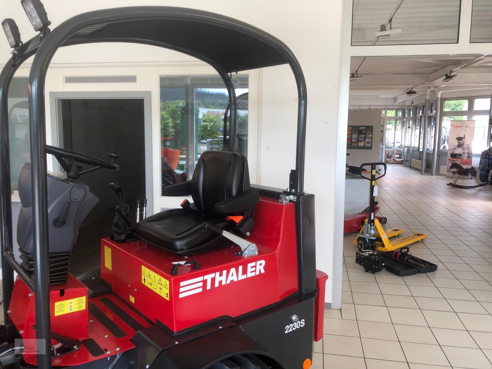 Hoflader of the type Thaler 2230 S, Neumaschine in Bad Kötzting (Picture 3)