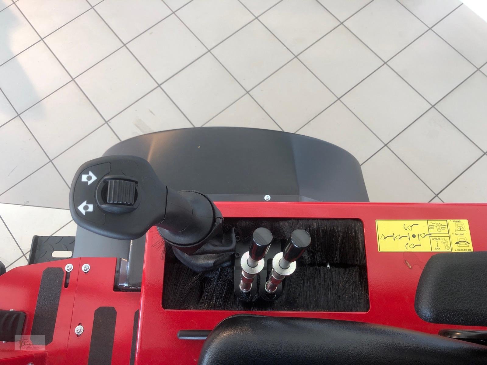 Hoflader of the type Thaler 2230 S, Neumaschine in Bad Kötzting (Picture 4)