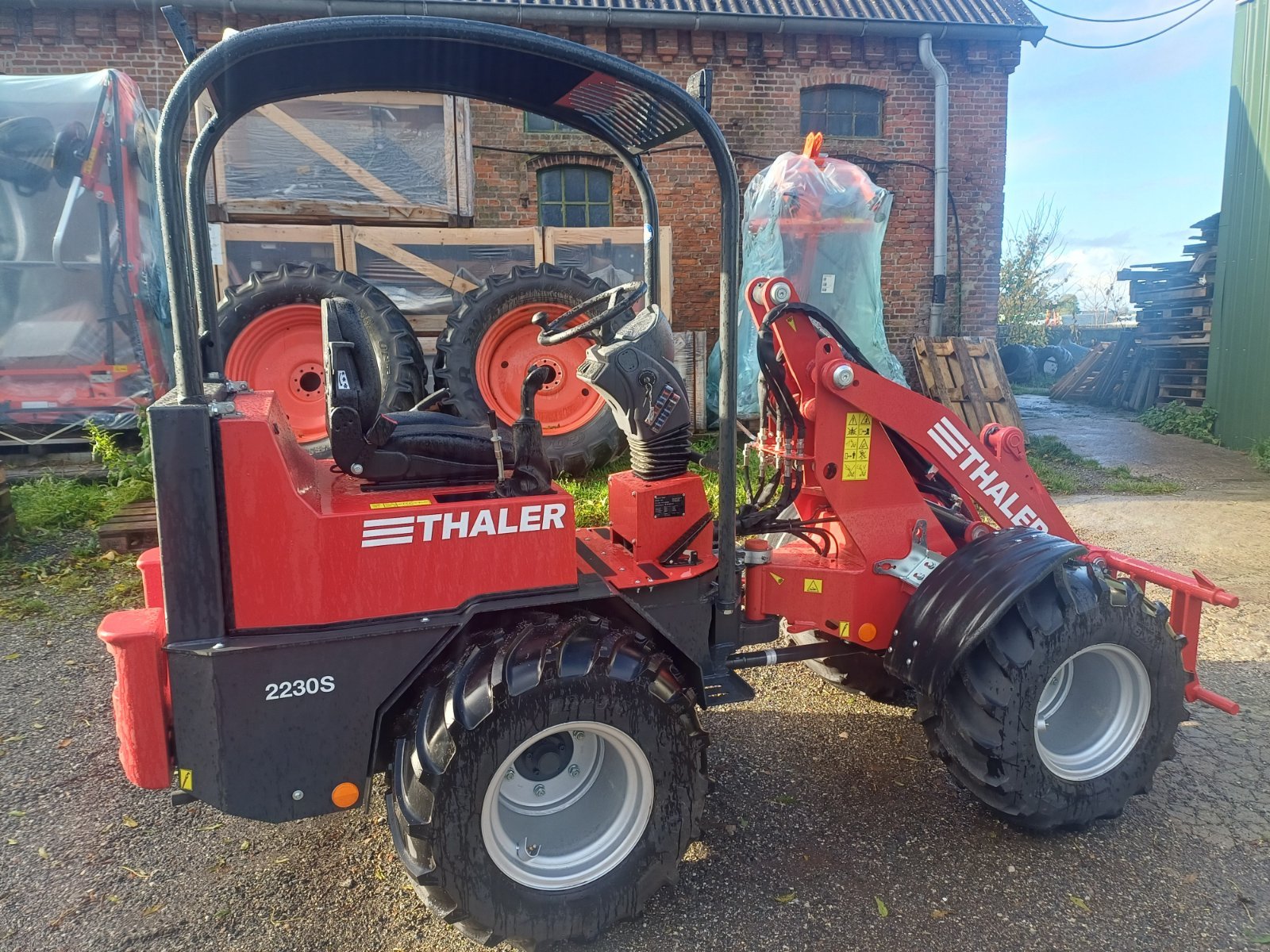 Hoflader of the type Thaler 2230 S, Neumaschine in Brokdorf (Picture 2)