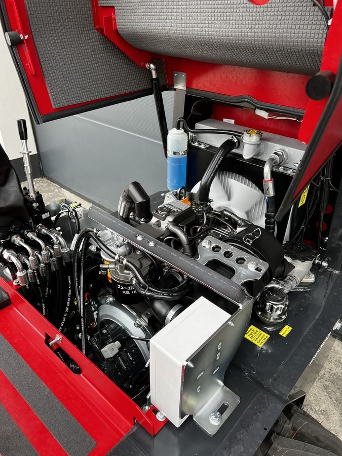 Hoflader of the type Thaler 2230 S, Neumaschine in Pischelsdorf (Picture 16)