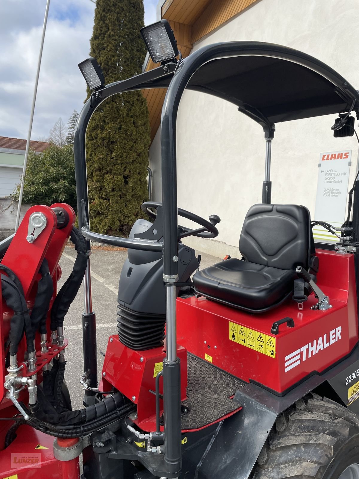 Hoflader des Typs Thaler 2230 S, Neumaschine in Kaumberg (Bild 3)