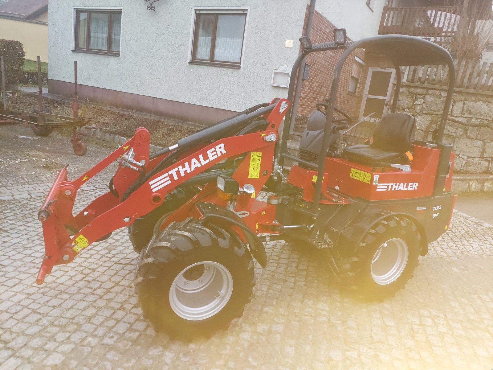 Hoflader del tipo Thaler 2438S DPF, Gebrauchtmaschine In Velburg (Immagine 1)