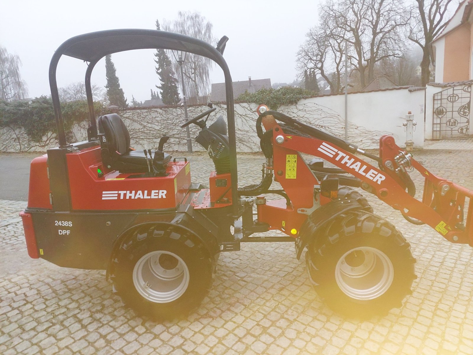 Hoflader del tipo Thaler 2438S DPF, Gebrauchtmaschine In Velburg (Immagine 4)