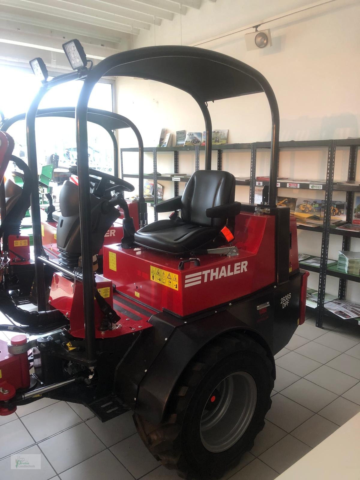 Hoflader of the type Thaler 2838 S, Neumaschine in Bad Kötzting (Picture 3)