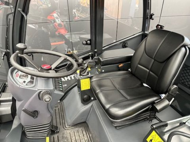 Hoflader of the type Thaler Teleskoplader 4275T 72PS 4.000kg Hubkraft, Neumaschine in Tamsweg (Picture 16)