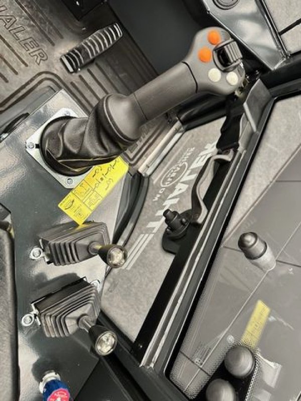 Hoflader of the type Thaler Teleskoplader 4275T 72PS 4.000kg Hubkraft, Neumaschine in Tamsweg (Picture 21)