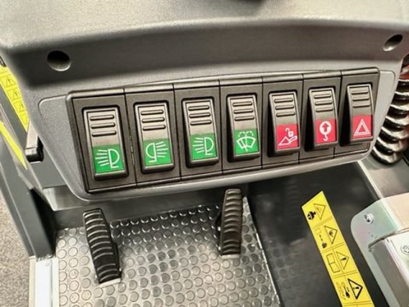 Hoflader del tipo Thaler Teleskoplader 48T18 48PS 2.500kg Hubkraft, Neumaschine en Tamsweg (Imagen 19)