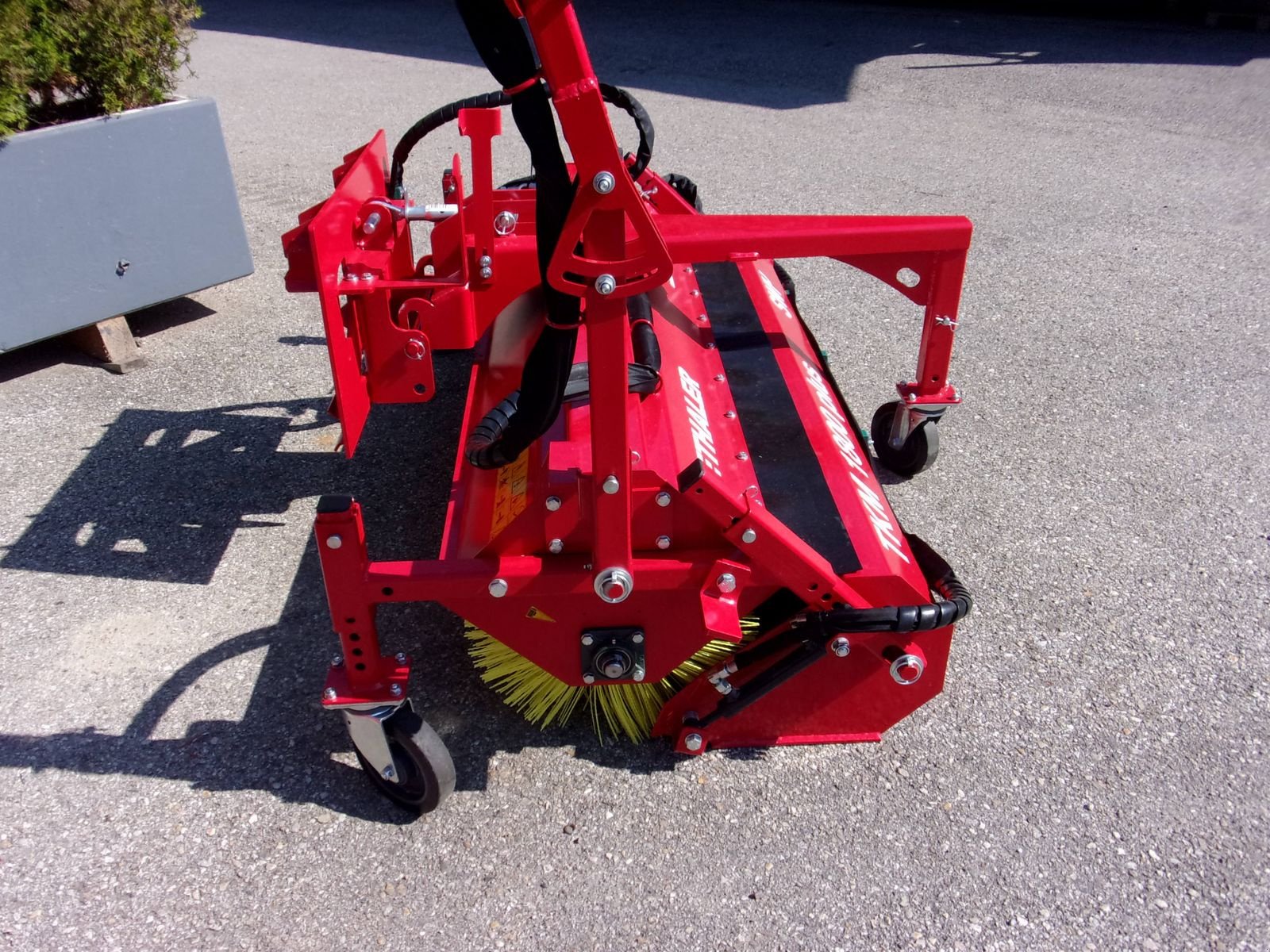 Hoflader des Typs Thaler TKM 1500 Kehrmaschine, Gebrauchtmaschine in Bad Leonfelden (Bild 7)