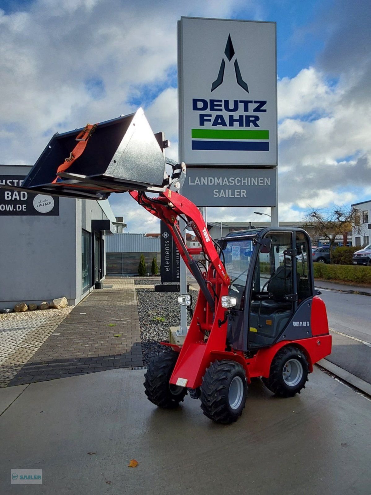 Hoflader des Typs Toyo 826 Cab. mit Schaufel & Gabel Top Ausstattung, Neumaschine in Landsberg (Bild 1)