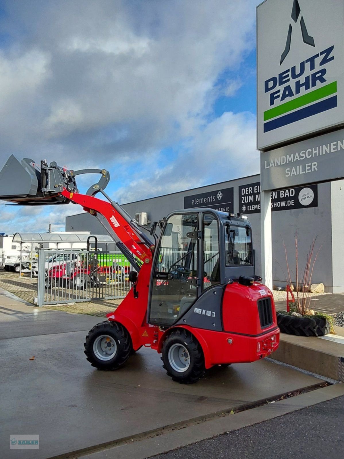 Hoflader des Typs Toyo 826 Cab. mit Schaufel & Gabel Top Ausstattung, Neumaschine in Landsberg (Bild 3)