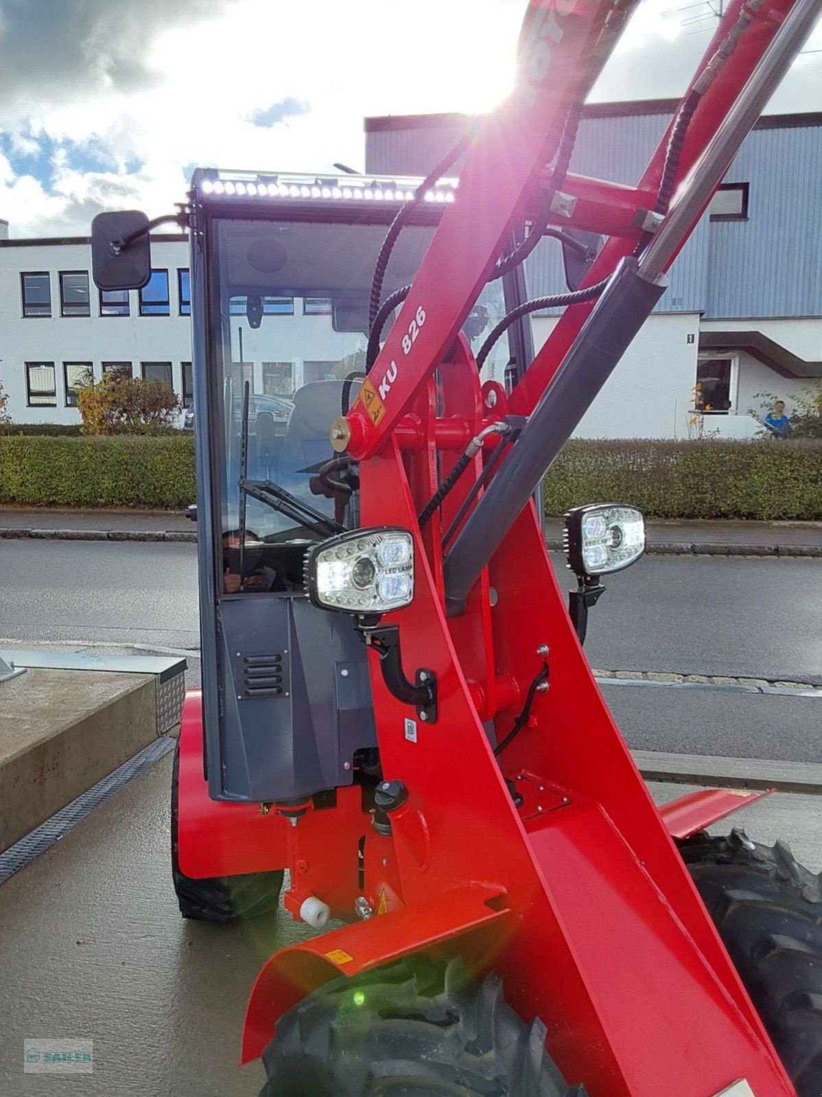 Hoflader des Typs Toyo 826 Cab. mit Schaufel & Gabel Top Ausstattung, Neumaschine in Landsberg (Bild 4)