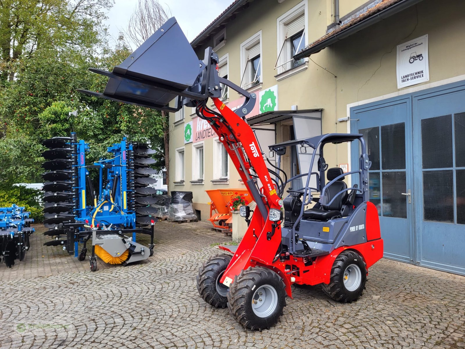 Hoflader des Typs Toyo 826-III Bügel Winter Aktion Schneeschild + StVZO + Werkzeugpaket NEU Allrad Kubota, Neumaschine in Feuchtwangen (Bild 16)
