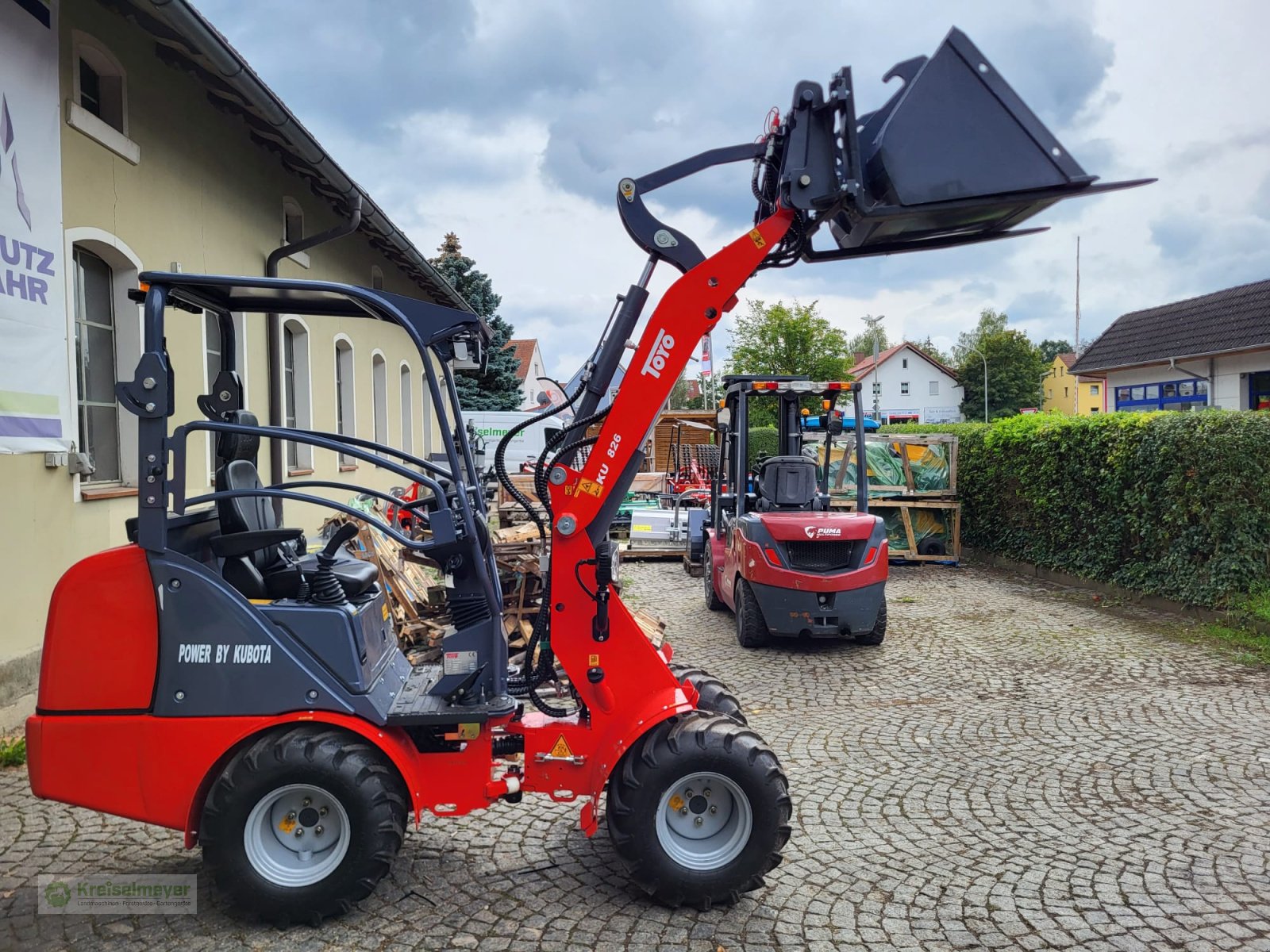 Hoflader des Typs Toyo 826-III Bügel Winter Aktion Schneeschild + StVZO + Werkzeugpaket NEU Allrad Kubota, Neumaschine in Feuchtwangen (Bild 17)
