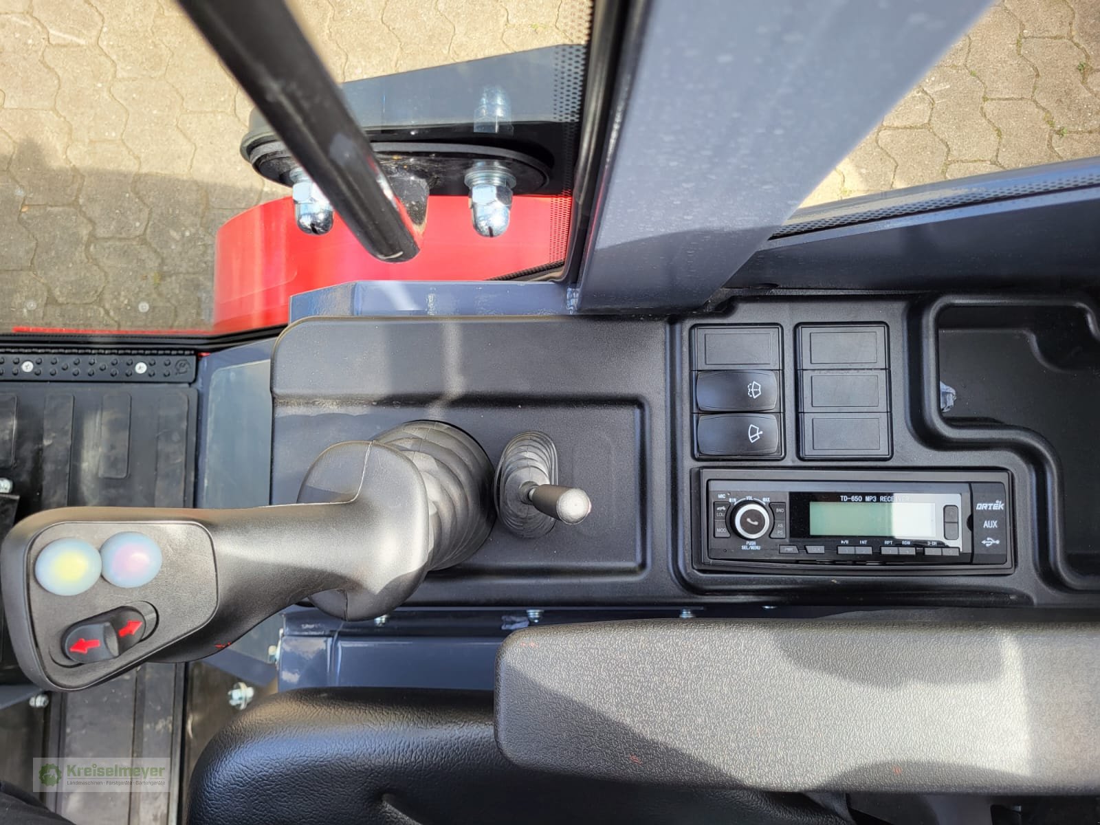 Hoflader of the type Toyo 836-III Kabine Kubota Motor + Werkzeug AKTION inkl. Schneeschild kostenlos, Neumaschine in Feuchtwangen (Picture 17)