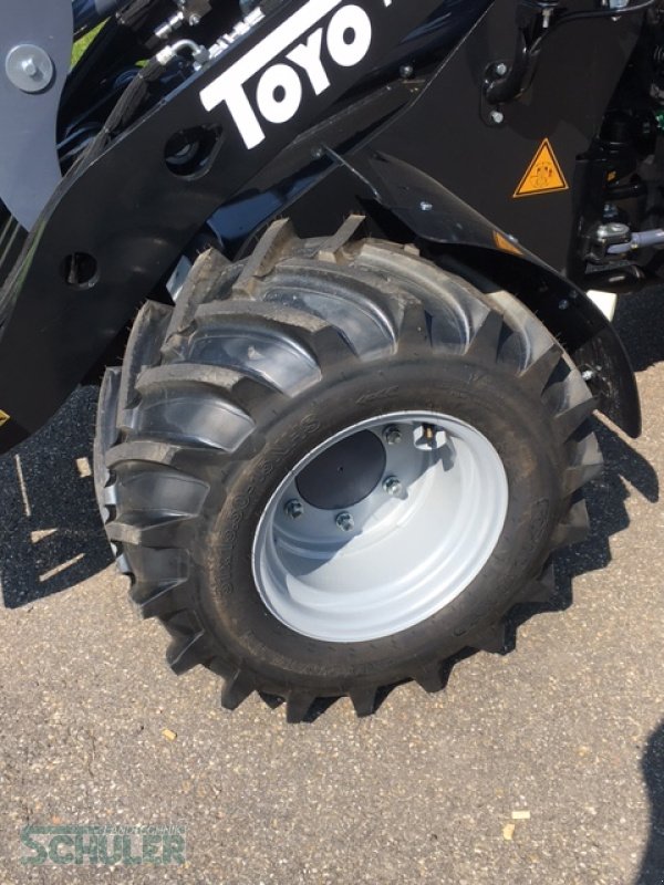 Hoflader of the type Toyo 839, Neumaschine in St. Märgen (Picture 2)