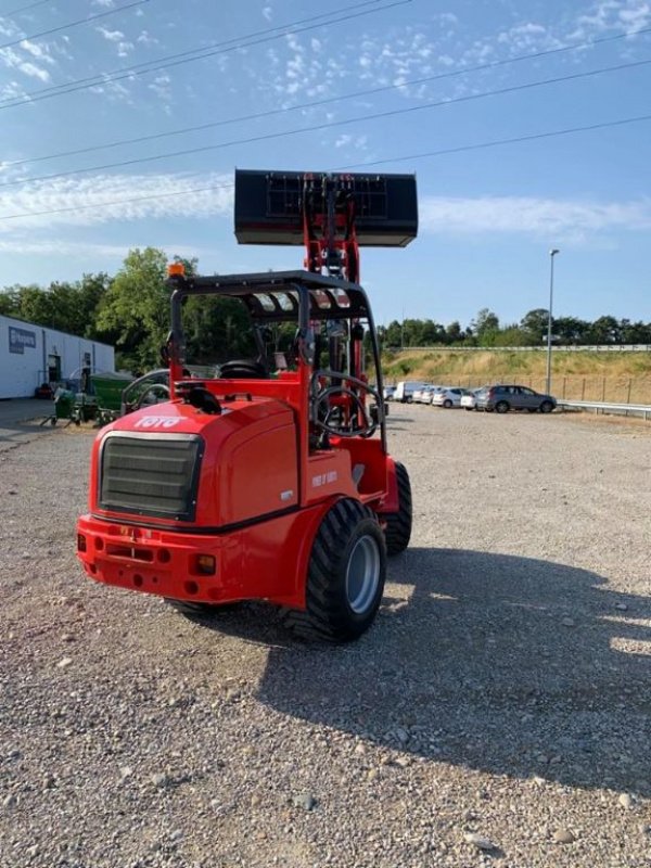 Hoflader des Typs Toyo 851, Gebrauchtmaschine in BEAUREPAIRE (Bild 4)