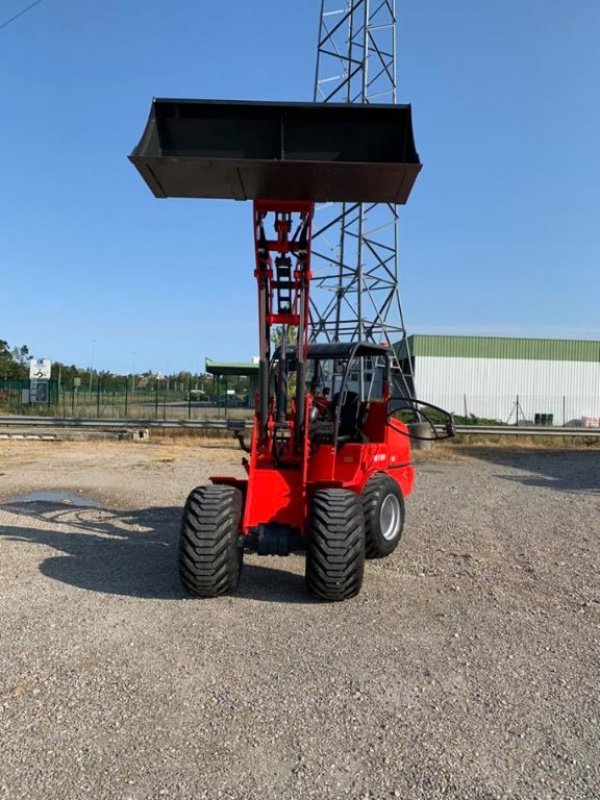 Hoflader des Typs Toyo 851, Gebrauchtmaschine in BEAUREPAIRE (Bild 3)