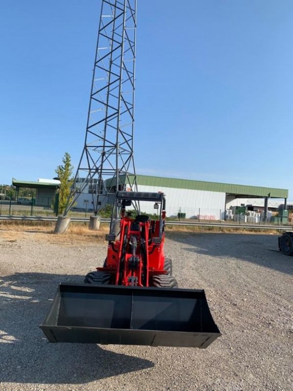 Hoflader des Typs Toyo 851, Gebrauchtmaschine in BEAUREPAIRE (Bild 5)