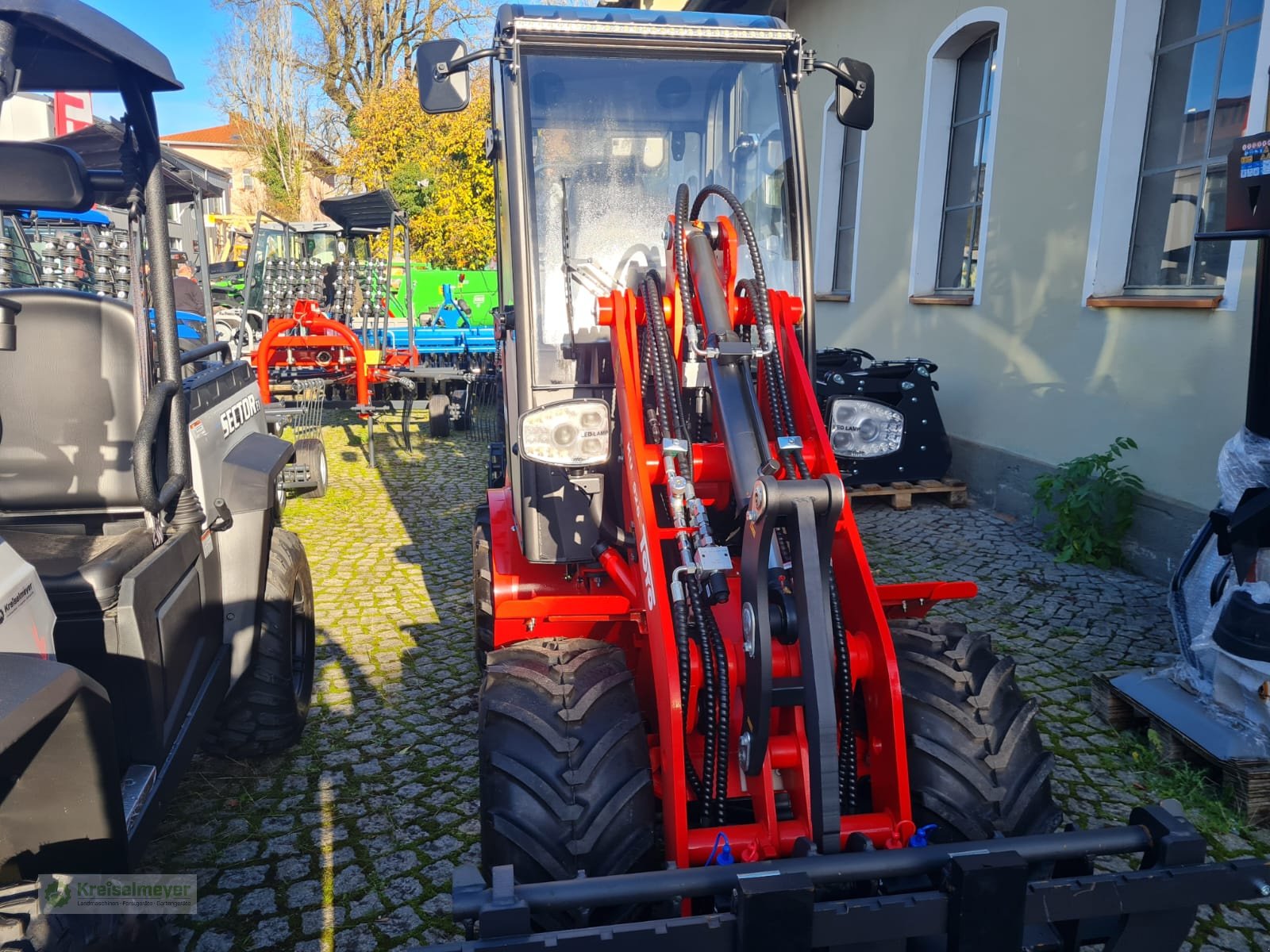 Hoflader des Typs Toyo 926 Kabine Euro-Aufnahme Sommeraktion + Schaufel + Palettengabel + Greifschaufel NEU, Neumaschine in Feuchtwangen (Bild 5)