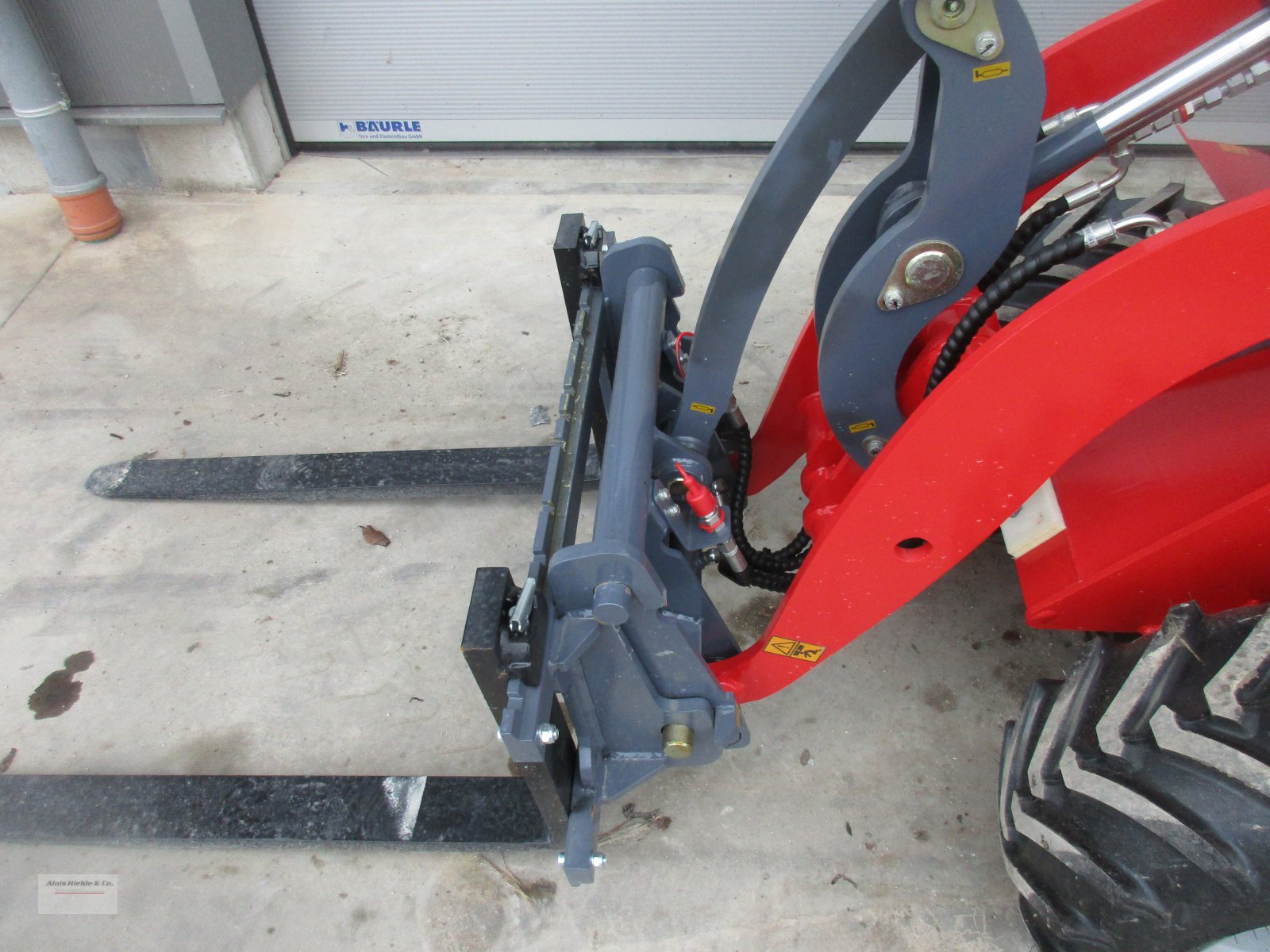 Hoflader des Typs Toyo KU 826, Neumaschine in Tapfheim (Bild 2)