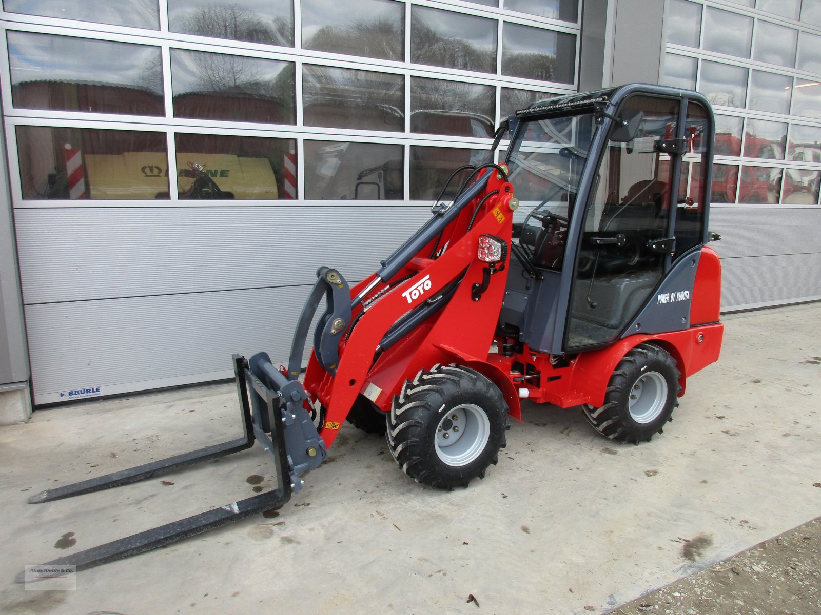 Hoflader des Typs Toyo KU 826, Neumaschine in Tapfheim (Bild 6)