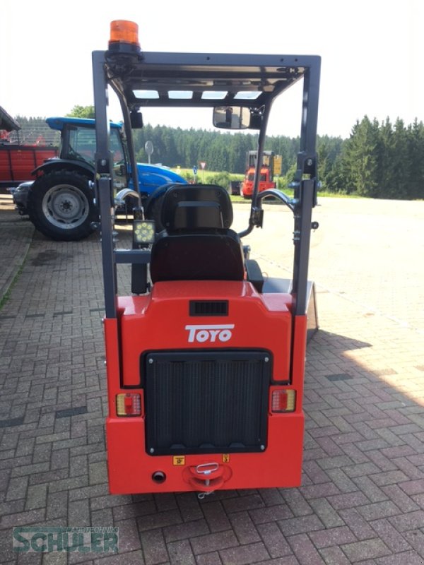 Hoflader of the type Toyo KU522, Neumaschine in St. Märgen (Picture 7)