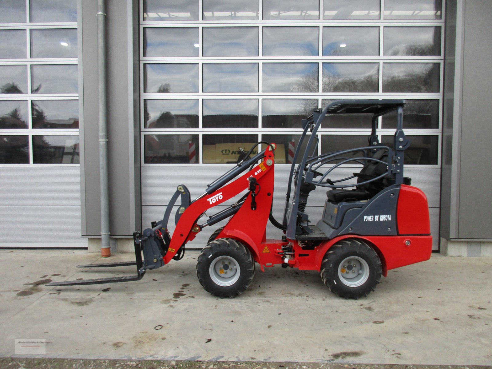 Hoflader des Typs Toyo KU826, Neumaschine in Tapfheim (Bild 1)