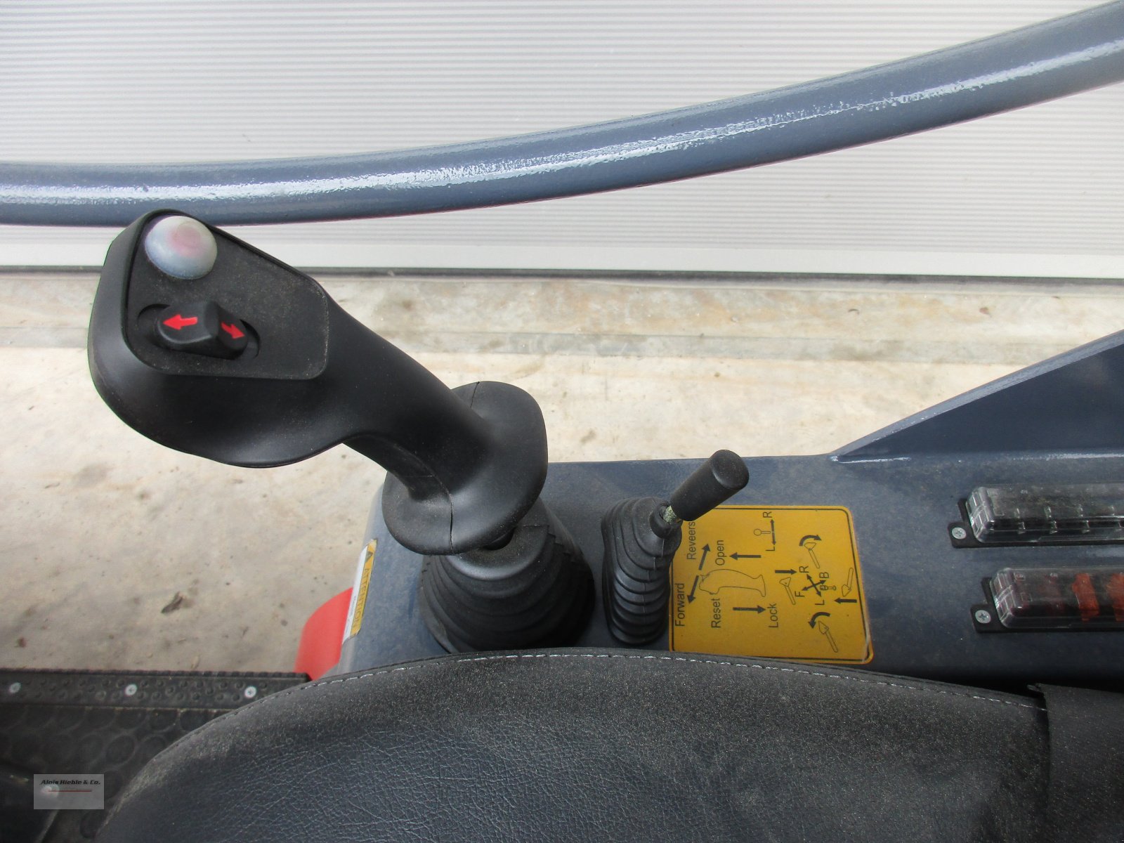 Hoflader des Typs Toyo KU826, Neumaschine in Tapfheim (Bild 6)