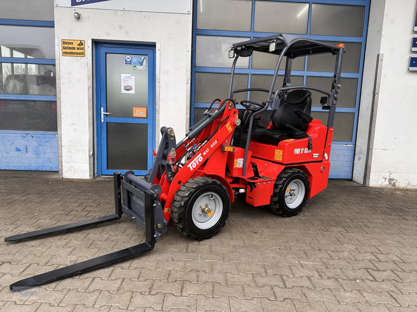 Hoflader des Typs Toyo Mini 522-II, Neumaschine in Massing (Bild 2)