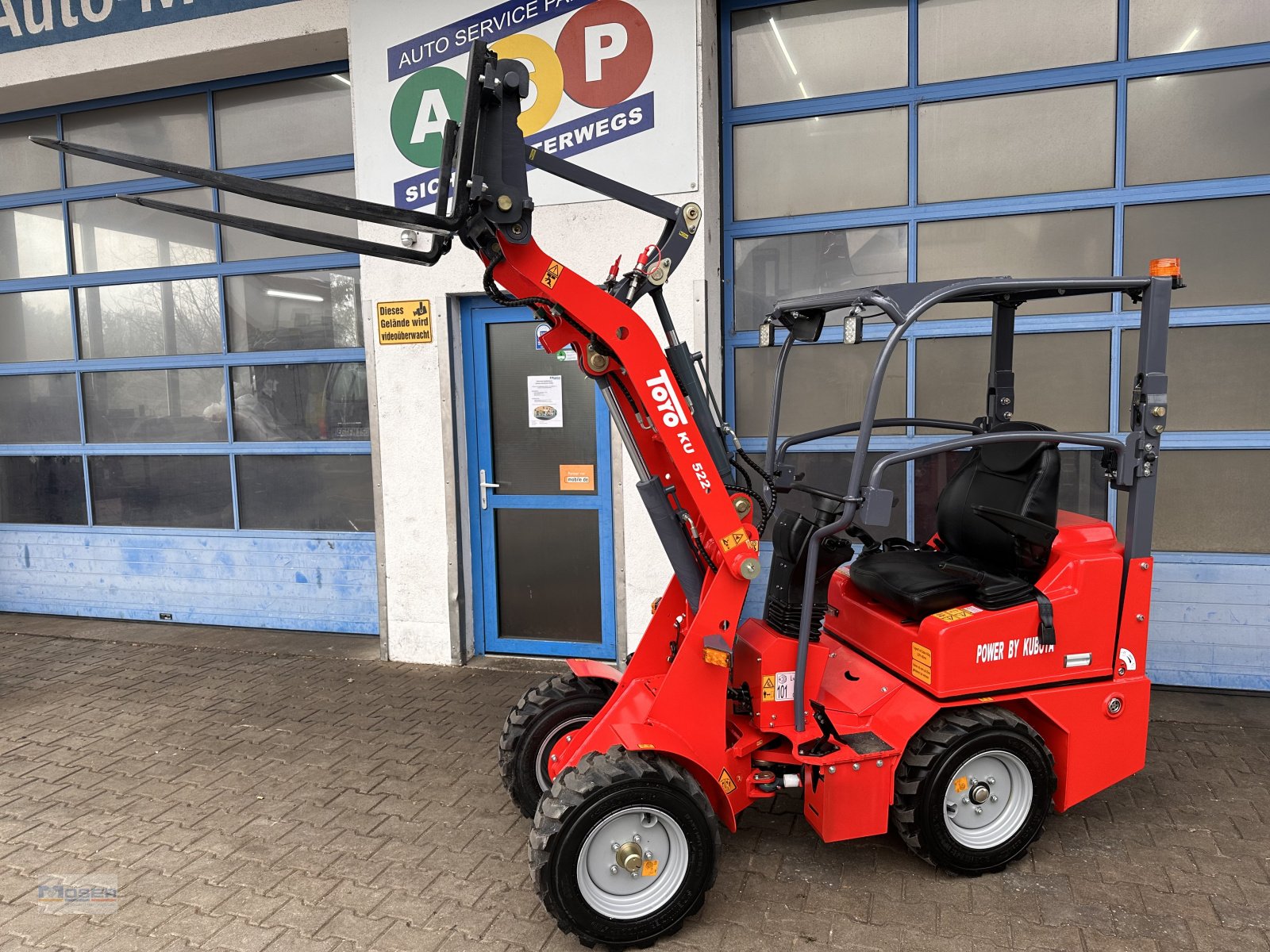 Hoflader des Typs Toyo Mini 522-II, Neumaschine in Massing (Bild 3)