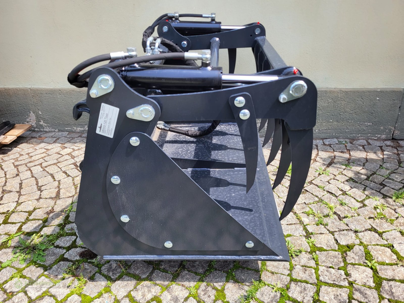 Hoflader des Typs Toyo Toyo 826-III Kabine Euro-Aufnahme Sommeraktion + Schaufel + Palettengabel + Greifschaufel NEU, Neumaschine in Feuchtwangen (Bild 18)