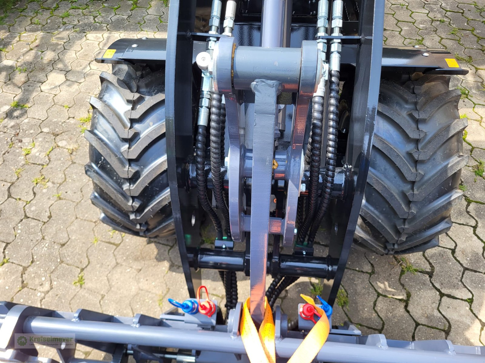 Hoflader des Typs Toyo Toyo 826-III Kabine Euro-Aufnahme Sommeraktion + Schaufel + Palettengabel + Greifschaufel NEU, Neumaschine in Feuchtwangen (Bild 19)