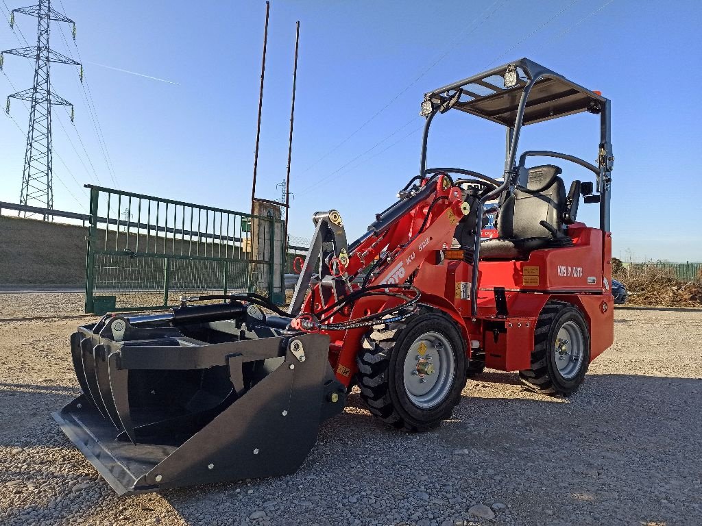 Hoflader des Typs Toyo Valet de ferme avec Godet Multi-service Disponible, Gebrauchtmaschine in BEAUREPAIRE (Bild 2)