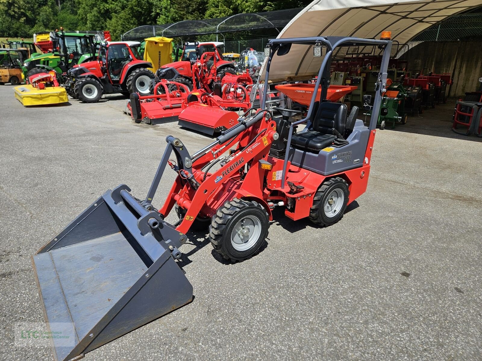 Hoflader of the type Trejon Flexitrac 1022, Vorführmaschine in Großpetersdorf (Picture 10)