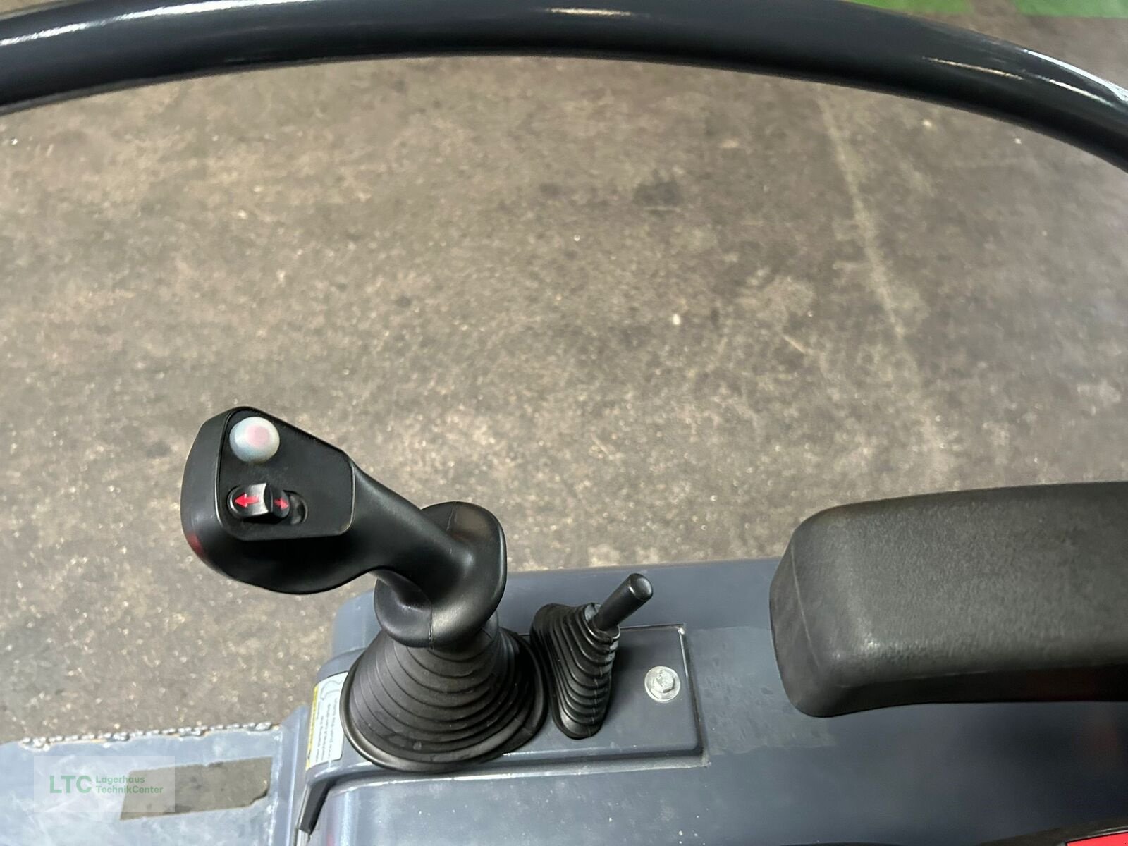 Hoflader of the type Trejon Flexitrac 1140 Elektro, Vorführmaschine in Kalsdorf (Picture 10)