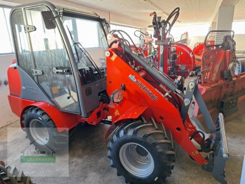 Hoflader Türe ait Trejon Flexitrac 1226, Neumaschine içinde Schlitters (resim 1)