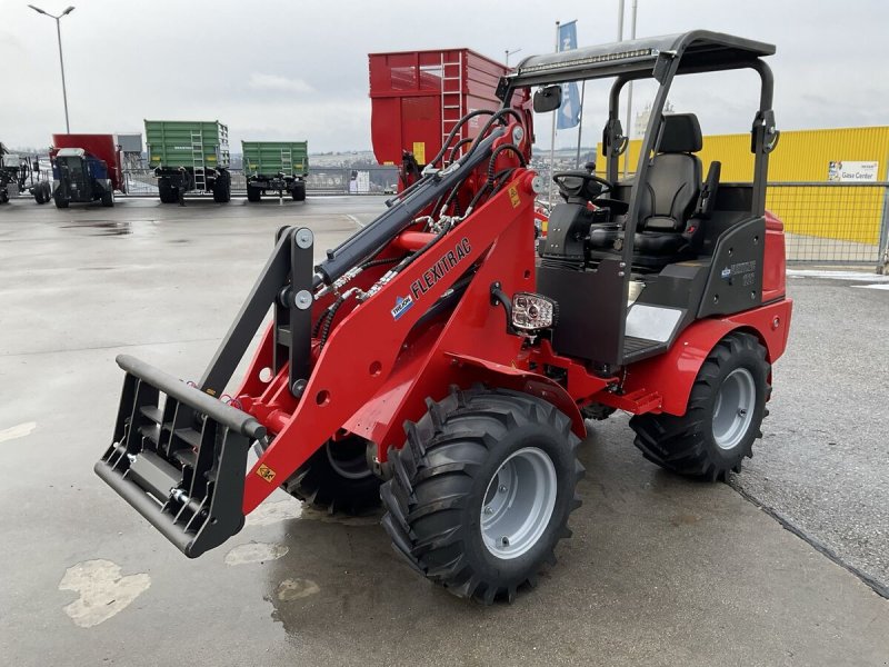 Hoflader des Typs Trejon Flexitrac 1226LRF, Neumaschine in Zwettl (Bild 1)