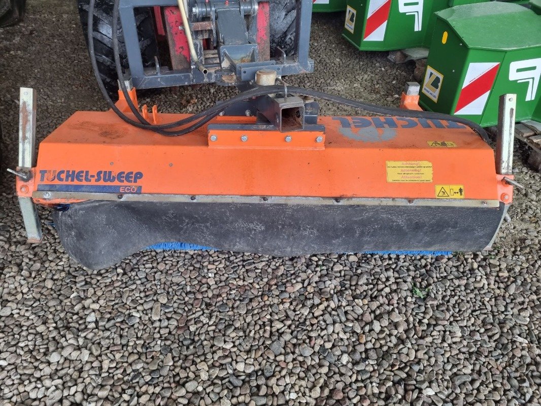 Hoflader des Typs Tuchel Kehrmaschine Eco 520-150, Gebrauchtmaschine in Neubrandenburg (Bild 1)