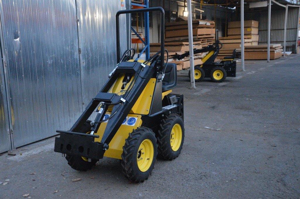 Hoflader des Typs Tur Poland N 520, Gebrauchtmaschine in Hainichen (Bild 1)