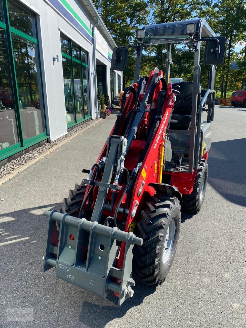 Hoflader des Typs Weidemann  1140, Neumaschine in Eslohe–Bremke (Bild 3)