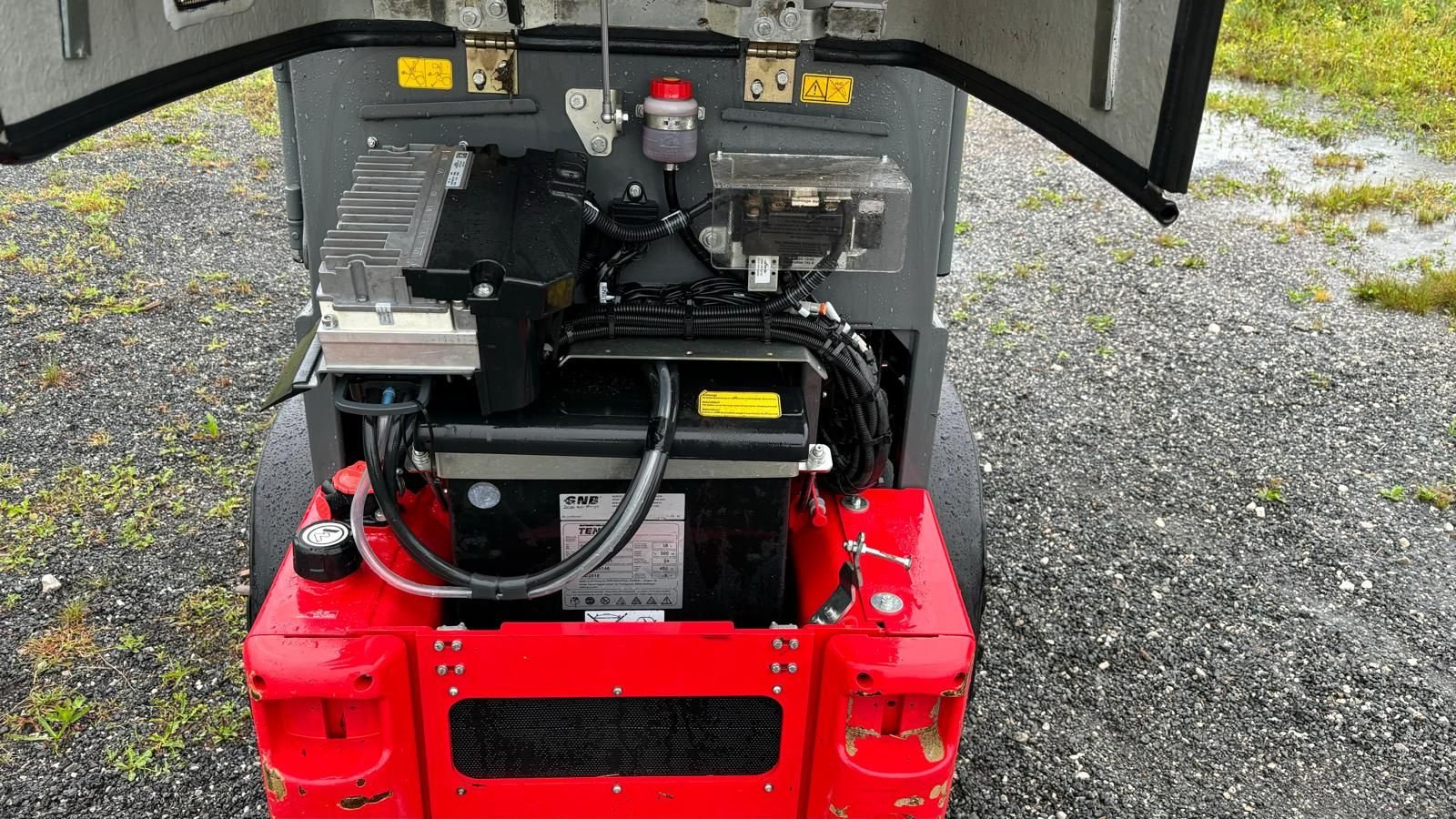 Hoflader of the type Weidemann  1160 e-Hoftrac, Gebrauchtmaschine in Hopfgarten (Picture 12)