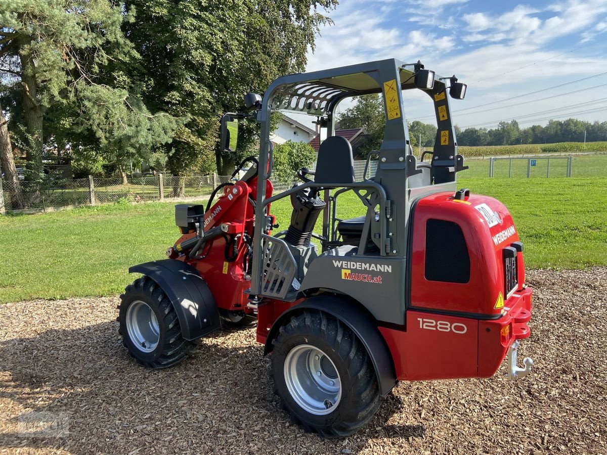 Hoflader des Typs Weidemann  1280 Hoftrac, Neumaschine in Burgkirchen (Bild 9)